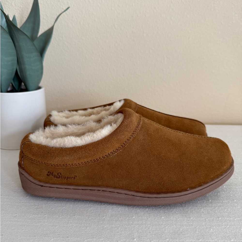 New MySlippers Brown Suede Faux Fur Lining Slippers